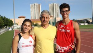 Sırıkla atlamada Türkiye'de tüm rekorları kırdı!