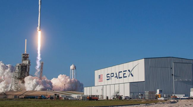 SpaceX'in görevi ertelendi