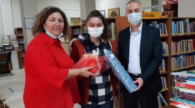 Taşova'da kitap kurtları ödüllendirildi