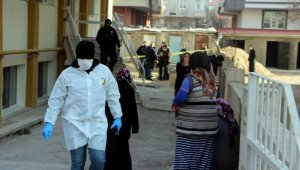 Üçüncü kattan düşen kadın hayatını kaybetti