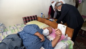 Vatandaş talep etti, doktor başkan muayene etti