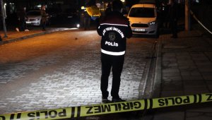 Pes dedirtti: Sokak ortasında 2 kişiyi vurdular