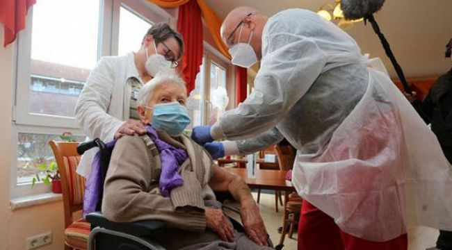 Yaşlılar evinde aşı olan 13 kişi bir hafta sonra korona oldu