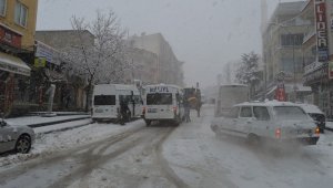 Yollar buz pistine döndü