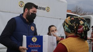Yüreğir Belediyesi 70 bin gıda kolisi dağıttı