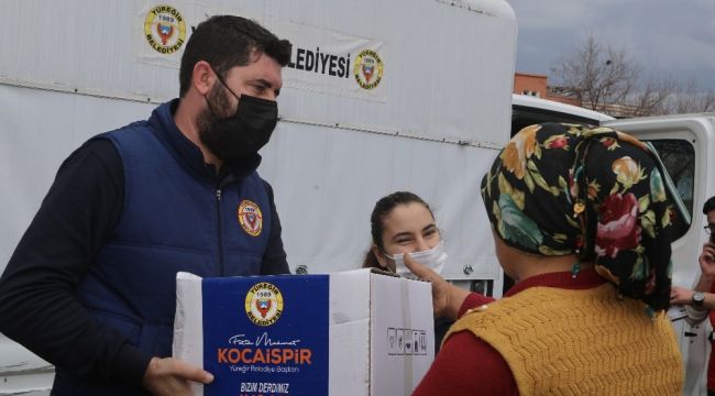 Yüreğir Belediyesi 70 bin gıda kolisi dağıttı