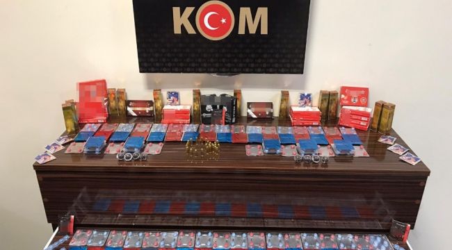 Yüzlerce kaçak cinsel içerikli hap ele geçirildi