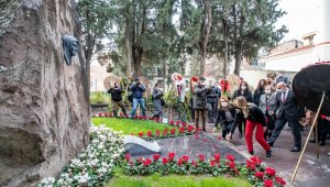 Zübeyde Hanım, mezarı başında anıldı