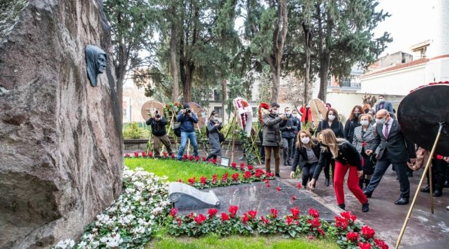 Zübeyde Hanım, mezarı başında anıldı