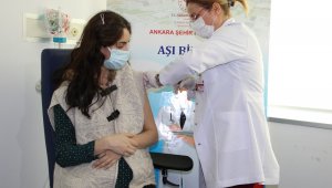 33 haftalık hamile sağlık çalışanı Covid-19 aşısı oldu