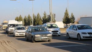 56 saatlik kısıtlama bitti, Diyarbakır'da trafik yoğunluğu başladı