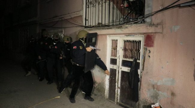 Adana'da DEAŞ operasyonu: 9 gözaltı 