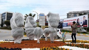 Ağaçları dona karşı elyafla korudular