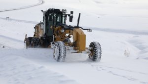 Ağrı'da yoğun kar nedeniyle kapanan 174 köy yolu ulaşıma açıldı