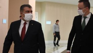 Bakan Koca, Macaristan Dışişleri ve Dış Ticaret Bakanı Szijjarto ile görüştü