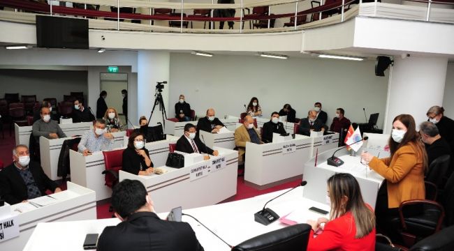 Balçova Belediyesinden esnafa bin TL maddi yardım