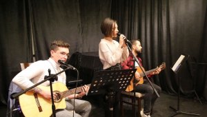 Buca'da sanatın temeli gençlik merkezlerinde atılıyor