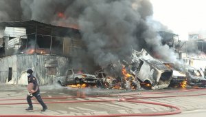 Büyük yangın! Dumanlar gökyüzünü kapladı