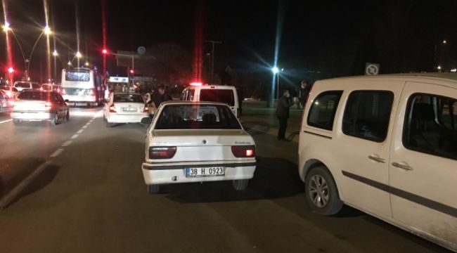 Çaldıkları otomobille gezerken yakalandılar