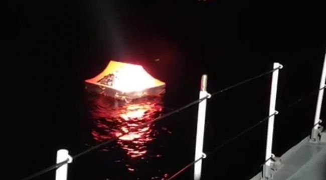 Çanakkale açıklarında 13 düzensiz göçmen kurtarıldı