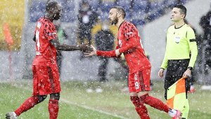 Cenk Tosun, Beşiktaş'a dubleyle döndü