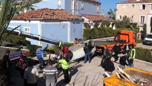 Çeşme'de hortumun izleri siliniyor