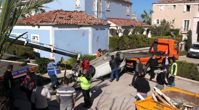 Çeşme'de hortumun izleri siliniyor