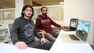 Daha ikinci sınıfta kendi ofisini kurdu ikinci ödülünü aldı