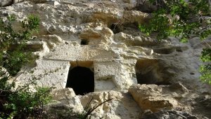 Defineciler Pedromida Kilisesi'nde