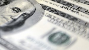 Dolar ve altında düşüş sürüyor