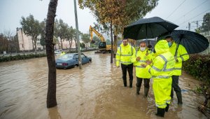 Ekipler teyakkuzda: Başkan Soyer o noktayı inceledi