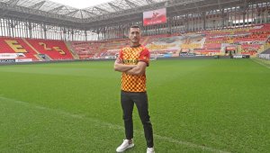 Göztepe, Adis Jahovic'i kadrosuna kattı