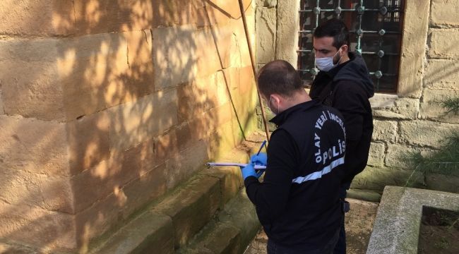 Hırsızlar 510 yıllık camiye dadandı