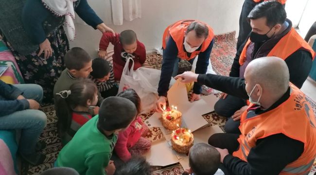 İyilik İçin Derneği'nden çocuklara doğum günü sürprizi