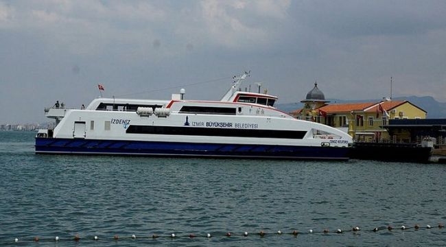 İzmir'de deniz ulaşımı yeniden başladı