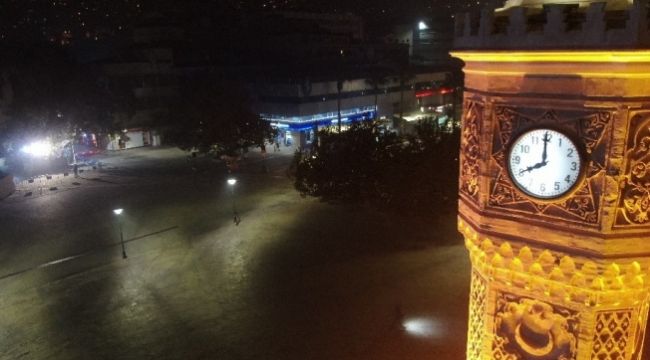 İzmir'de sokağa çıkma kısıtlaması başladı