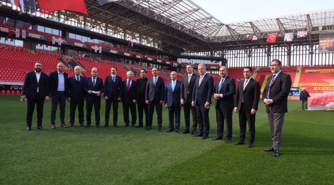 İzmir kulüpleri Türkiye'ye örnek oldu