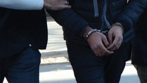 İzmir'de başörtülü kadını dövdü, tutuklandı