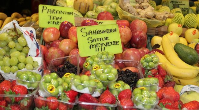 İzmir'de erik, çeyrek altını solladı