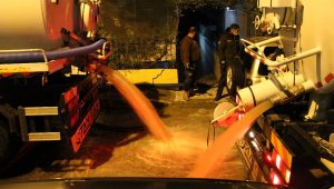 İzmir'de selin izleri temizleniyor