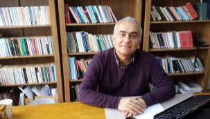 İzmirli ünlü tarihçi hayatını kaybetti