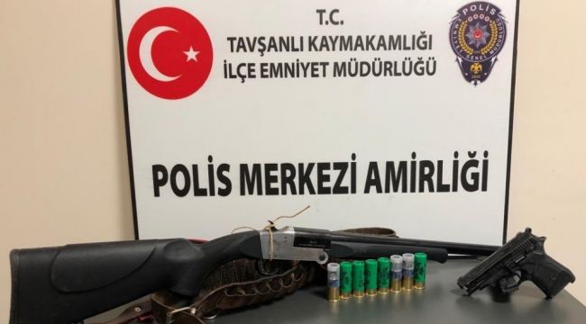 Kısıtlama denetiminde polise tüfekle yakalandı