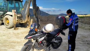 Kuşadası Belediyesi'nden kaçak moloz dökenlerle mücadele