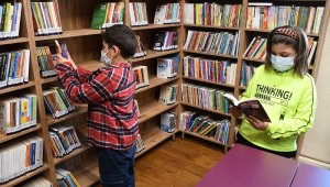 Kuşadası'nda çocuk kütüphanesi açıldı