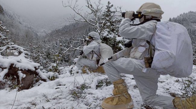 Mehmetçik için kar kış farketmez