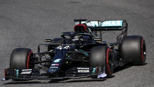 Mercedes, Hamilton ile yeni sözleşme imzaladı