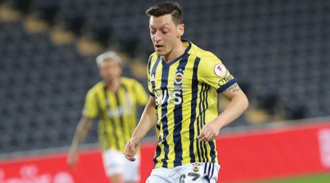 Mesut Özil ilk kez 11'de