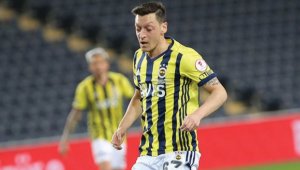 Mesut Özil ilk kez 11'de