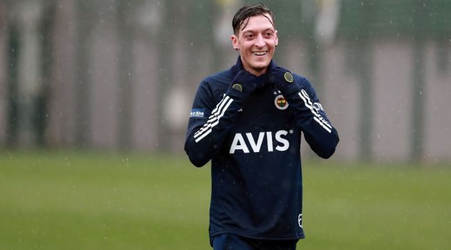 Mesut Özil'in ilk derbisi