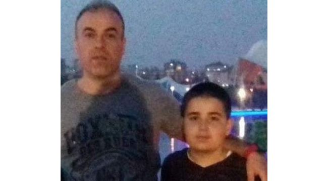 Oğlunu ensesinden bıçakladı